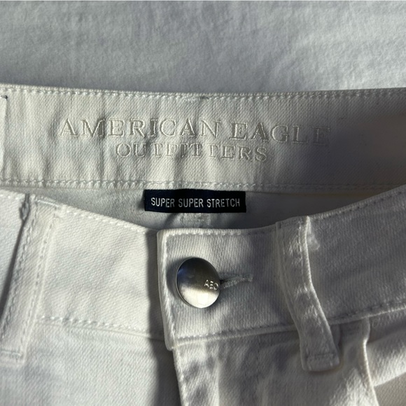 American Eagle Super Super Stretch White Denim Shorts Size 0 - Picture 3 of 3